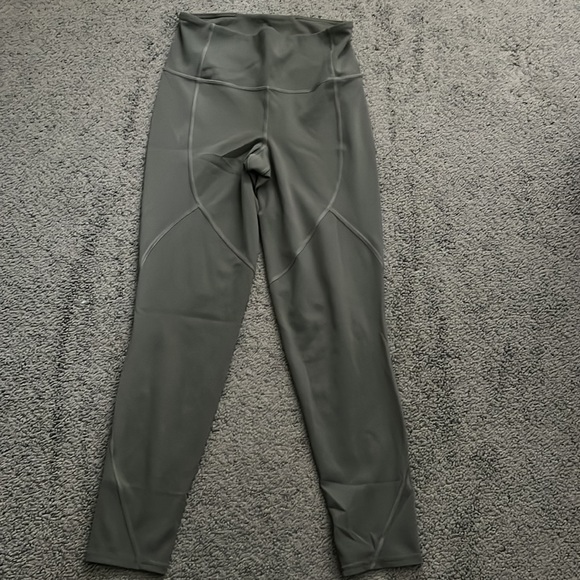 Lululemon sage green leggings size 6 - Picture 3 of 5